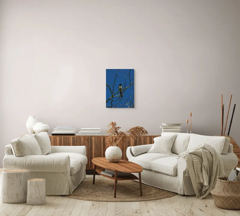 Tablou Canvas, "Coțofana între crengi uscate", Pasăre, Creangă, Cer, Albastru, Ramuri, Natură, Zbor, Aripi, Solitudine, Observație, 39 x 54 cm – poza 5