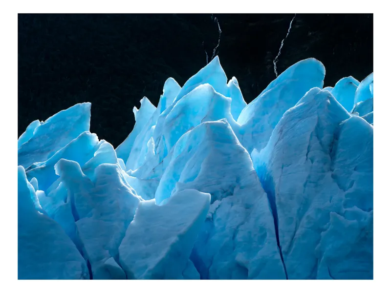 Tablou Canvas, "Albastrul glaciar al ghețarului strălucitor", Albastru, Gheață, Tăișuri, Frig, Răsfrângere, Contrast, Natură, 50 x 50 cm