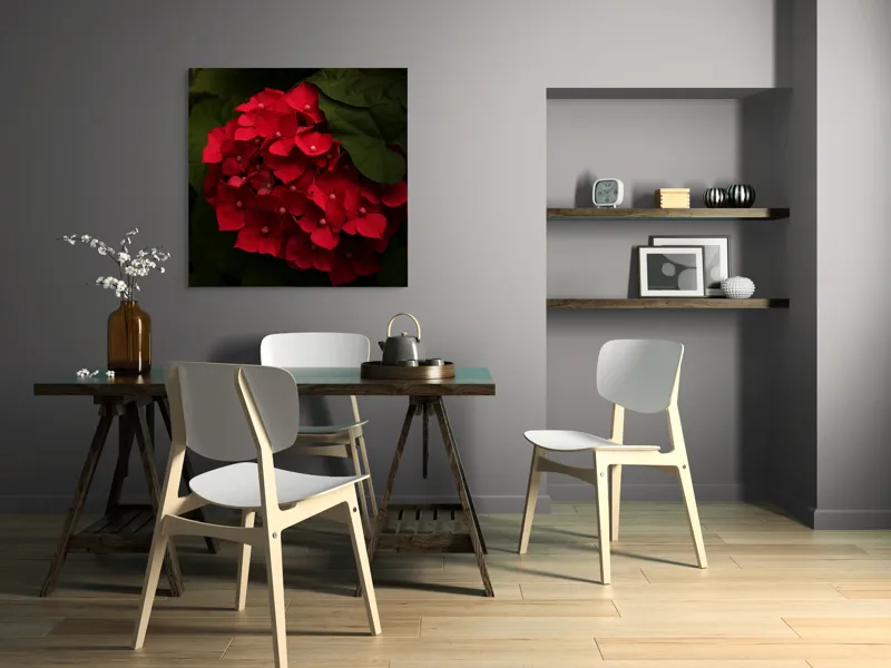 Tablou Canvas, "Buchet de hortensii roșii ascunse", Florale, Vibrație, Roșu, Frunziș, Umbre, Contrast, Textură, Delicat, Natură, Grădină, Întunecat, Misterios, 100 x 100 cm – poza 6