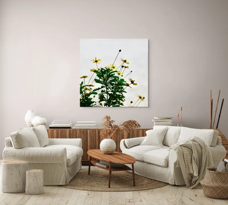 Tablou Canvas, "Flori sălbatice sub soare blând", Flori, Galbene, Delicate, Frunze, Verzi, Natură, Simplă, Lumină, Zori, Fragilitate, 100 x 100 cm – poza 3