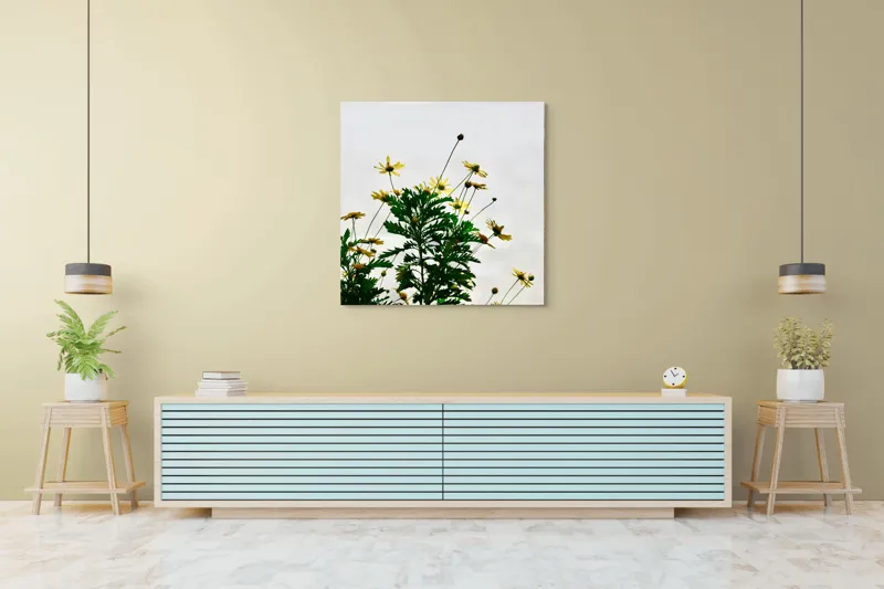 Tablou Canvas, "Flori sălbatice sub soare blând", Flori, Galbene, Delicate, Frunze, Verzi, Natură, Simplă, Lumină, Zori, Fragilitate, 100 x 100 cm – poza 5