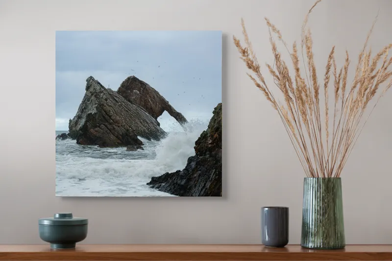 Tablou Canvas, "Arcul stâncos din valurile învolburate", Piatră, Valuri, Ocean, Cer, Insule, Păsări, Nor, Stânci, Spumă, Natură, 50 x 50 cm – poza 4