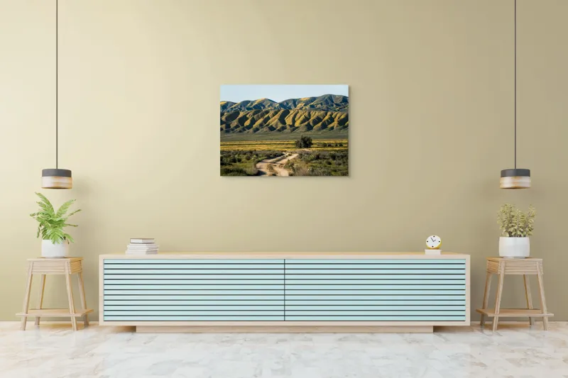 Tablou Canvas, "Poteca spre dealurile înflorite", Drum, Dealuri, Galben, Verde, Natura, Peisaj, Serenitate, Primăvară, 100 x 70 cm – poza 4