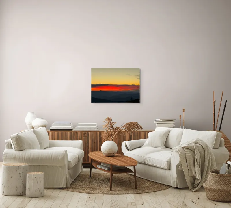 Tablou Canvas, "Apus roșu peste munți misterioși", Cer, Apus, Munți, Nori, Siluete, Orizont, Roșu, Lumină, Umbre, 70 x 50 cm – poza 6