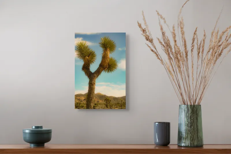 Tablou Canvas, "Arborele singuratic în deșertul arid", Pustiu, Deșert, Arbore, Cer, Nori, Peisaj, Natură, Sălbăticie, Soare, Verde, Frunze, Pământ, Orizont, Sprezierații., 26 x 39 cm – poza 5