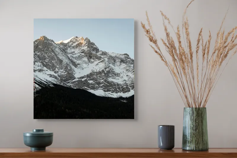 Tablou Canvas, "Munții îmbrățișând dimineața de iarnă", Nuanțe, Măreție, Zăpadă, Pădure, Răsărit, Stânci, Calm, Liniște, 50 x 50 cm – poza 4