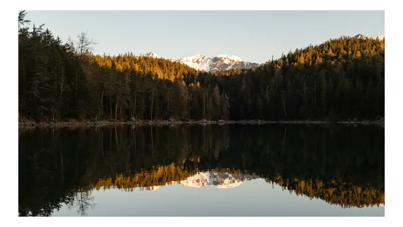 Tablou Canvas, "Răsărit liniștit pe lac alpestru", Loftiness, Reflection, Serenity, Tranquility, Majesty, Stillness, Beauty, Wilderness, 39 x 26 cm