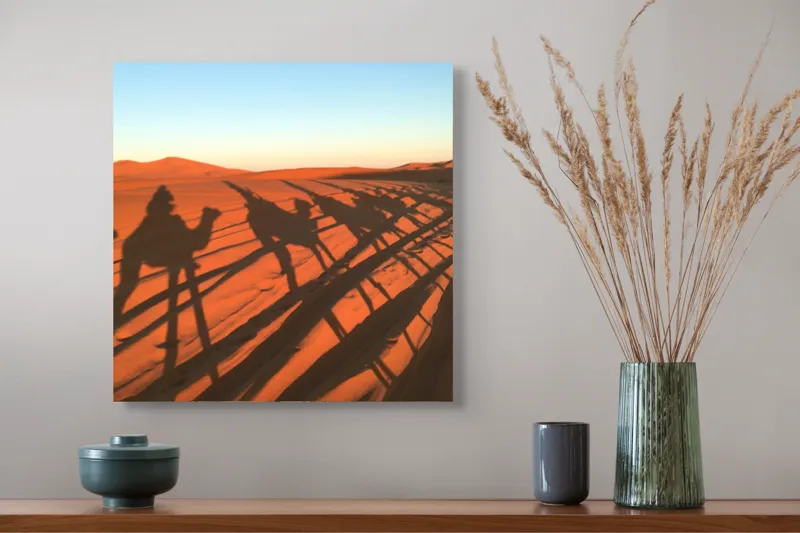 Tablou Canvas, "Umbrele cămilelor pe nisipul deșertului", Umbre, Cămile, Apus, Deșert, Dune, Nisip, Călătorie, Călătorii, 50 x 50 cm – poza 4