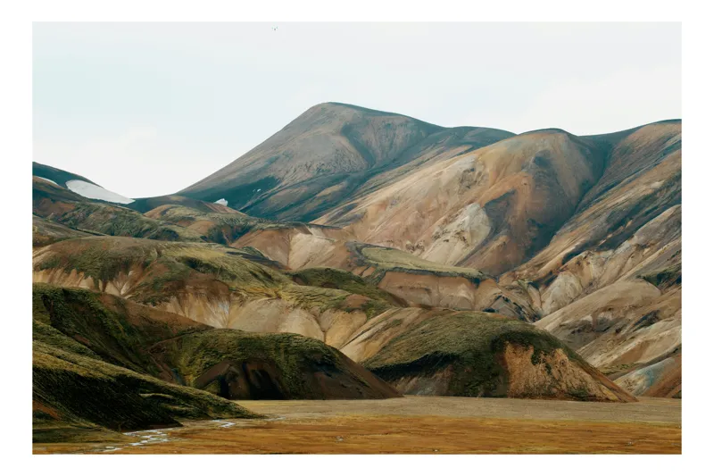 Tablou Canvas, "Tărâmul munților colorați sub cer senin", Montană, Vârfuri, Culori, Teren, Peisaj, Natura, Frumusețe, 50 x 50 cm