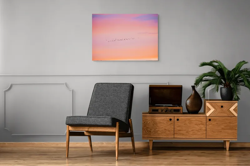 Tablou Canvas, "Zborul păsărilor în amurg pastelat", Apus, Păsări, Cer, Roz, Portocaliu, Nor, Pastel, Linie., 100 x 70 cm – poza 8