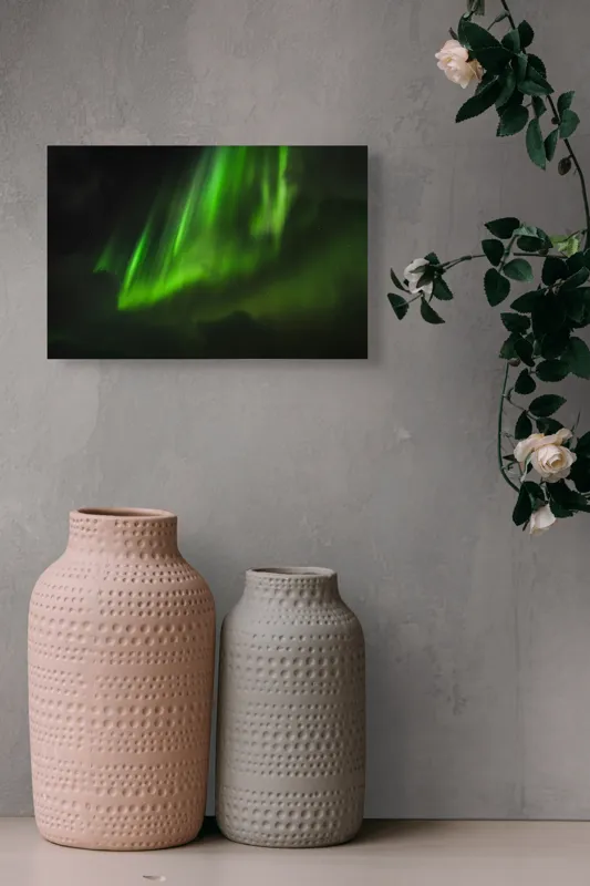 Tablou Canvas, "Lumini verzi în noaptea polară", Lumină, Verde, Cer, Noapte, Mister, Natură, Dans, Frumusețe, Ceresc, Vise, 39 x 26 cm – poza 4