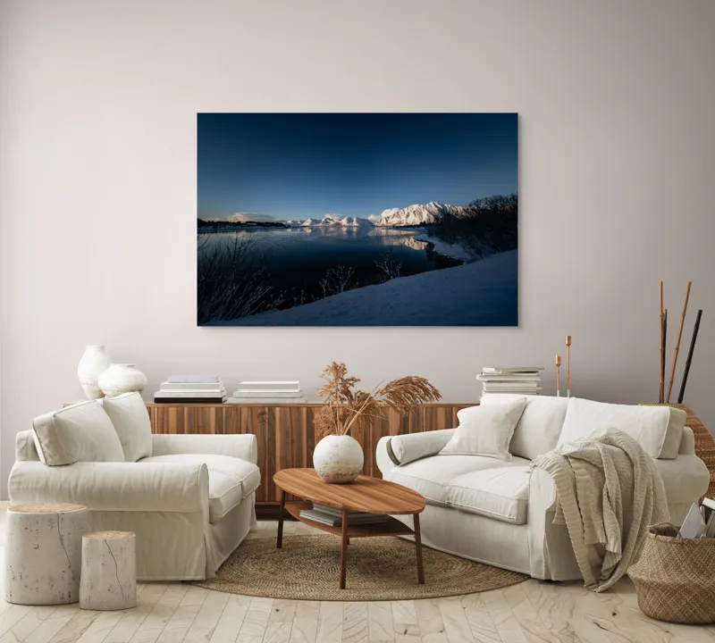 Tablou Canvas, "Întâlnirea iernii cu munții înzăpeziți", Munte, Zăpadă, Reflecție, Lumină, Cer, Apus, Apă, Tăcere, Frig, Natură, 150 x 100 cm – poza 3