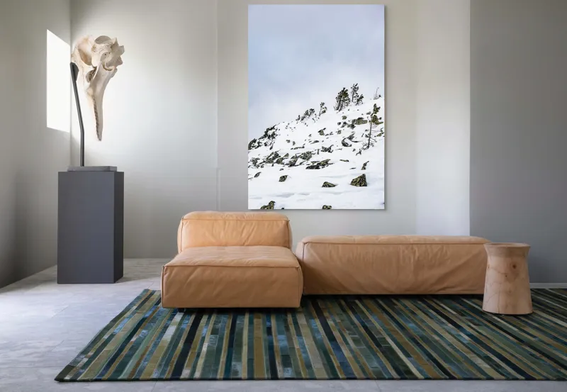 Tablou Canvas, "Pinii singuratici pe creasta înzăpezită", Zăpadă, Cer, Copaci, Stânci, Natură, Iarnă, Vânt, Deal, 100 x 150 cm – poza 7