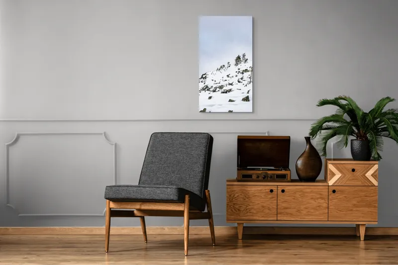 Tablou Canvas, "Pinii singuratici pe creasta înzăpezită", Zăpadă, Cer, Copaci, Stânci, Natură, Iarnă, Vânt, Deal, 50 x 90 cm – poza 8