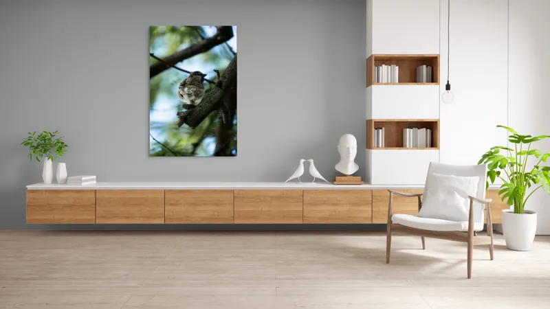 Tablou Canvas, "Vrăbiuța printre crengi verzi", Pasăre, Ramură, Frunze, Cer, Natură, Bokeh, 100 x 150 cm – poza 8