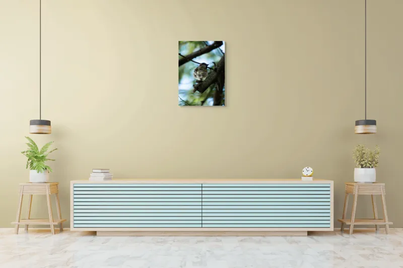 Tablou Canvas, "Vrăbiuța printre crengi verzi", Pasăre, Ramură, Frunze, Cer, Natură, Bokeh, 50 x 70 cm – poza 6