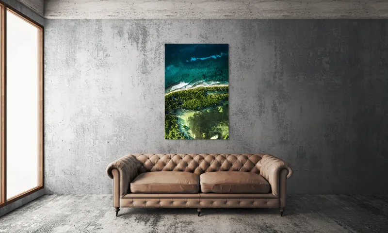 Tablou Canvas, "Laguna ascunsă în pădurea tropicală", Ocean, Valuri, Pădure, Vegetație, Uimitor, Albastru, Verde, Natură, Contrast, Peisaj, Aerial, Insulă, Frumusețe, Liniște, Splendoare, 100 x 150 cm – poza 6