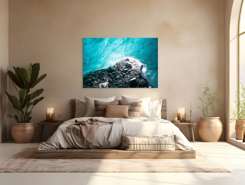 Tablou Canvas, "Peștera de gheață albastră luminoasă", Gheață, Albastru, Rocă, Peșteră, Lumină, Natură, Frig, Textură, Mister, Contrast, 150 x 100 cm – poza 4
