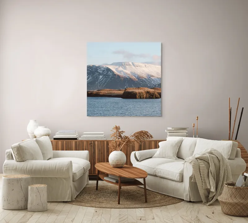 Tablou Canvas, "Vârtej de munte și apă liniștită", Munți, Zăpadă, Apă, Cer, Stâncă, Câmpie, Orizont, Lumină, Natură., 100 x 100 cm – poza 3