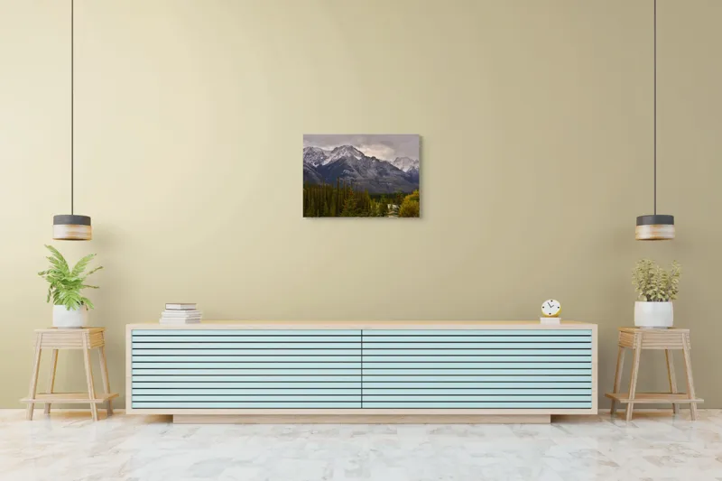 Tablou Canvas, "Munți înzăpeziți sub cer înnorat", Munți, Pădure, Zăpadă, Nori, Natură, Peisaj, Serenitate, Măreție, Frumusețe, Răcoare, 70 x 50 cm – poza 7