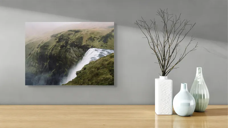 Tablou Canvas, "Cascada izbucnind din stânci verzi", Apă, Cascadă, Ceață, Iarbă, Natură, Panta, Prăpastie, Scurgere, Umed, Verde, 54 x 39 cm – poza 3