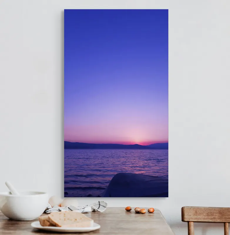 Tablou Canvas, "Răsărit liniștit la malul mării", Apus, Cer, Păl, Ocean, Liniște, Orizont, Munți, Siluetă, Amurg, Lumină, Reflexie, Calm, Variațiuni, 50 x 90 cm – poza 3
