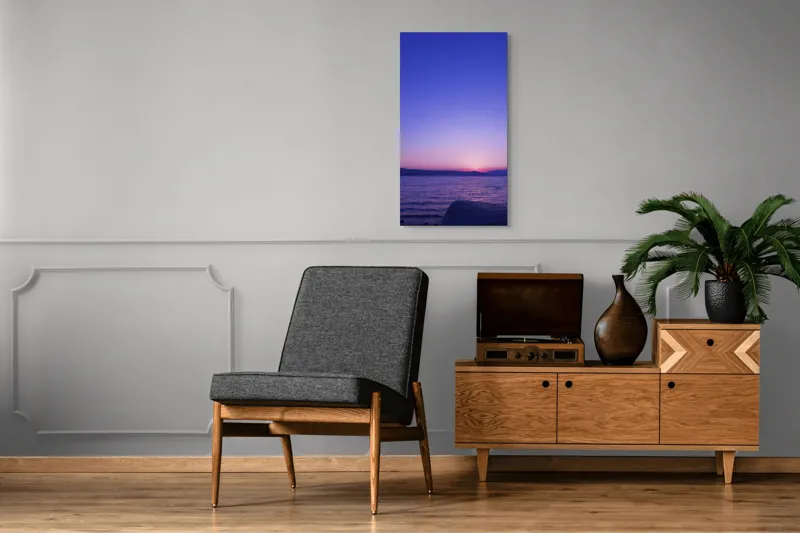 Tablou Canvas, "Răsărit liniștit la malul mării", Apus, Cer, Păl, Ocean, Liniște, Orizont, Munți, Siluetă, Amurg, Lumină, Reflexie, Calm, Variațiuni, 50 x 90 cm – poza 8