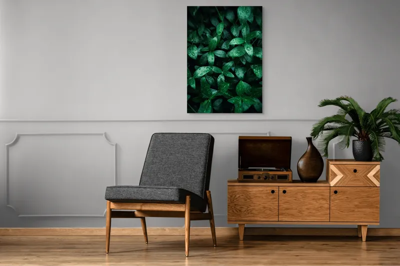 Tablou Canvas, "Lăstari umezi în lumina dimineții", Verde, Frunze, Picături, Rouă, Natură, Prospețime, Vitalitate, Frumusețe, 70 x 100 cm – poza 6