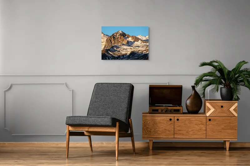 Tablou Canvas, "Pietrele aurii în lumina dimineții", Piatra, Munți, Zăpadă, Cer, Umbre, Vârfuri, Răsărit, Peisaj, 70 x 50 cm – poza 4