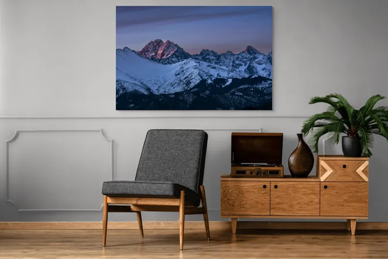 Tablou Canvas, "Splendoarea apusului în munții înzăpeziți", Montană, Zăpadă, Apus, Vârfuri, Roz, Albastru, Serenitate, Frumusețe, Natură, Liniște, 150 x 100 cm – poza 8
