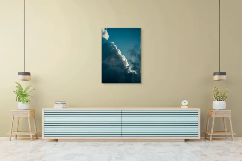 Tablou Canvas, "Lumina ascunsă printre nori întunecați", Nori, Cer, Lumină, Umbre, Albastru, Dramatic, Mister, Vânturi, Vârfuri, 70 x 100 cm – poza 5