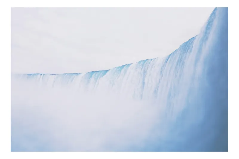 Tablou Canvas, "Cascada visurilor nesfârșite în albstru", Apa, Cascadă, Albastru, Abur, Vedere, Curgere, Natură, 150 x 100 cm
