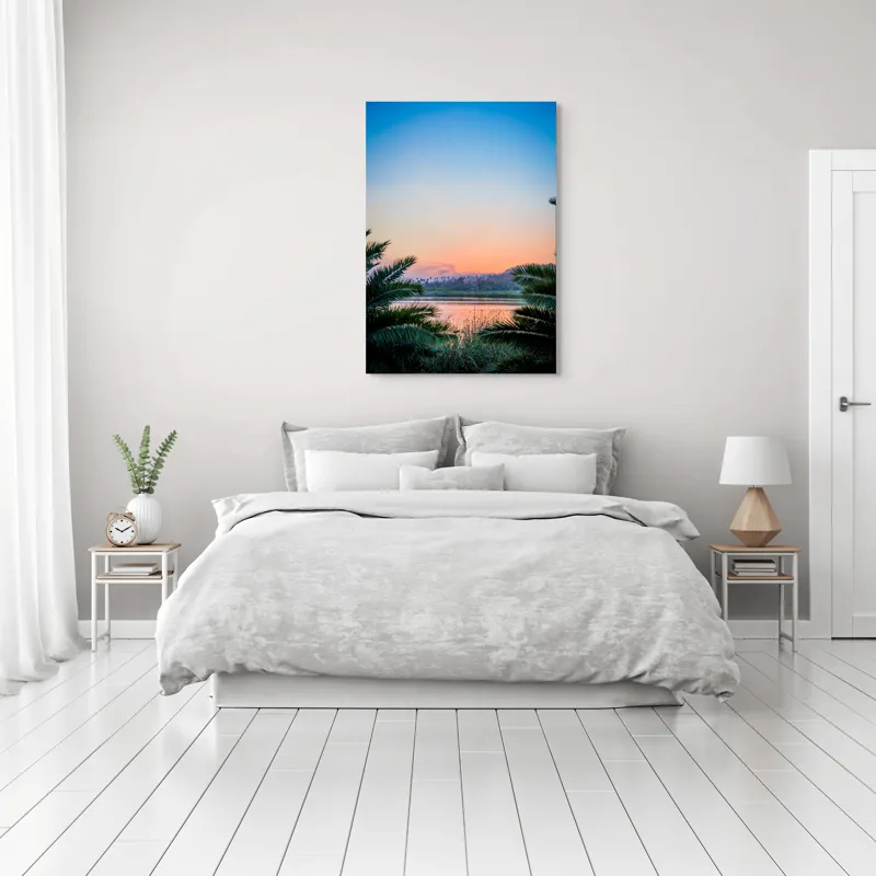 Tablou Canvas, "Paradisiaca apus peste râu și palmieri", Cer, Apus, Apă, Palmieri, Reflectare, Peisaj, Culori, Serenitate, Natură, Frumusețe, Liniște, Vegetație, 70 x 100 cm – poza 3
