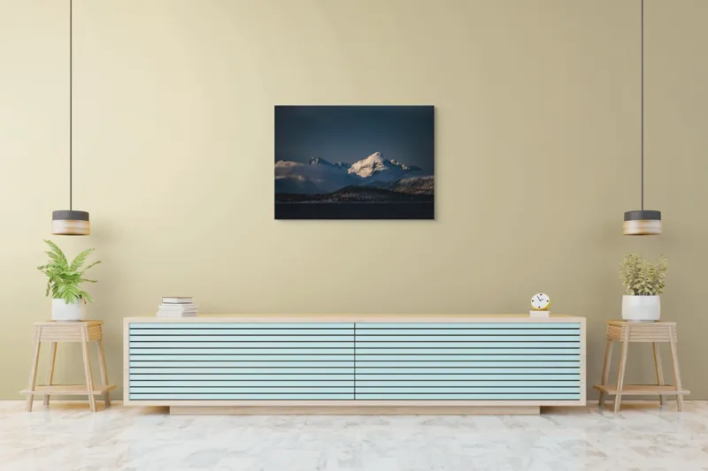 Tablou Canvas, "Lumina dimineții peste munții înzăpeziți", Munți, Zăpadă, Umbre, Cer, Peisaj, Înserare, Natură, Linii, Contrast, Frig, 100 x 70 cm – poza 4