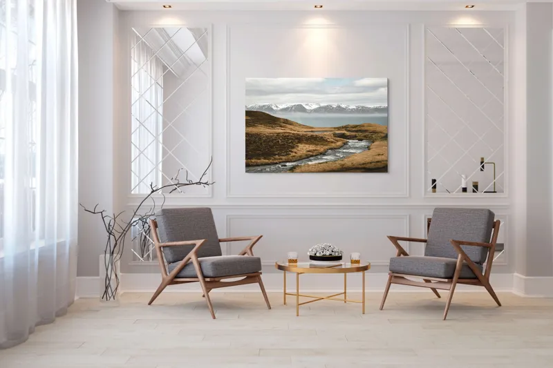 Tablou Canvas, "Râu printre dealuri sub munți înzăpeziți", Râu, Munți, Zăpadă, Cer, Norii, Peisaj, Dealuri, Apă, Natură, 150 x 100 cm – poza 7
