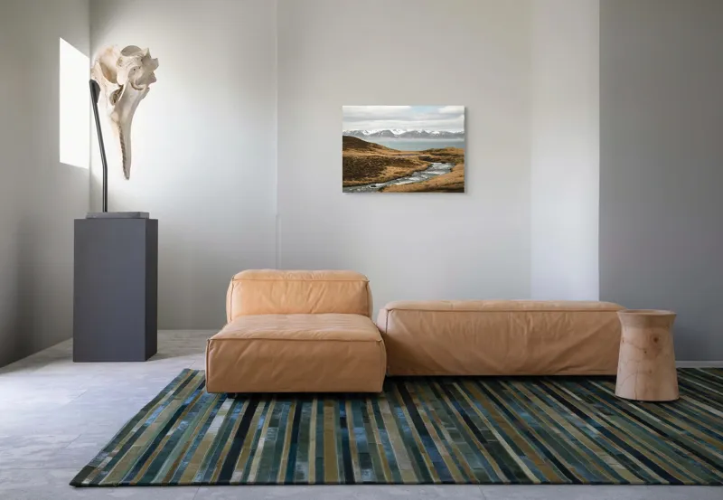 Tablou Canvas, "Râu printre dealuri sub munți înzăpeziți", Râu, Munți, Zăpadă, Cer, Norii, Peisaj, Dealuri, Apă, Natură, 70 x 50 cm – poza 8