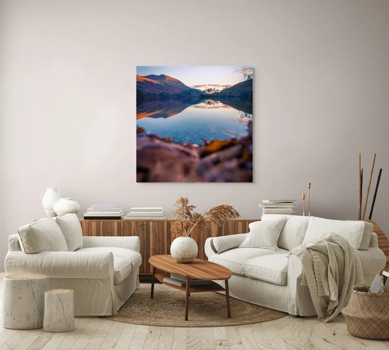 Tablou Canvas, "Reflecții ale serii liniștite", Reflecție, Tranquilitate, Apus, Natură, Seninătate, Peisaj, Coline, Reflexie, Cer, Frunziș, 100 x 100 cm – poza 3