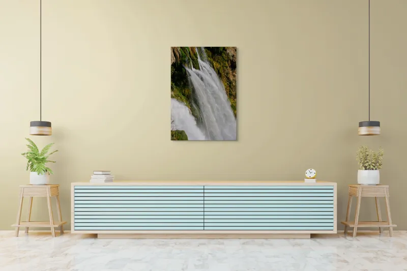 Tablou Canvas, "Cascada șoptind secrete eterne ale naturii", Cascadă, Apă, Vegetație, Stâncă, Flux, Spumă, Natură, Energie, 70 x 100 cm – poza 5