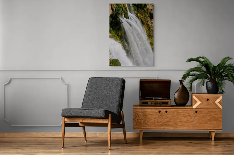 Tablou Canvas, "Cascada șoptind secrete eterne ale naturii", Cascadă, Apă, Vegetație, Stâncă, Flux, Spumă, Natură, Energie, 70 x 100 cm – poza 6