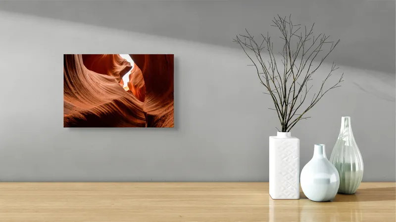 Tablou Canvas, "Prismă între stâncile roșiatice ale canionului", Roci, Texturi, Lumini, Umbre, Curbe, 39 x 26 cm – poza 8