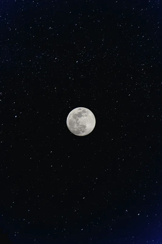 Tablou Canvas, "Luna plină într-un cer înstelat", Lună, Stele, Noapte, Călătorie, Lumină, Mister, Serenitate, Univers, Infinite, Tăcere, 26 x 39 cm – poza 2