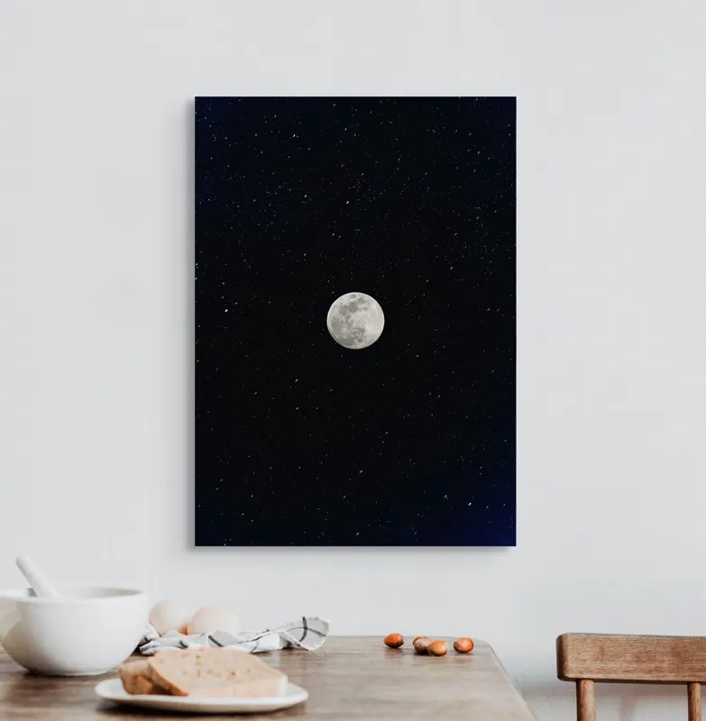 Tablou Canvas, "Luna plină într-un cer înstelat", Lună, Stele, Noapte, Călătorie, Lumină, Mister, Serenitate, Univers, Infinite, Tăcere, 50 x 70 cm – poza 3