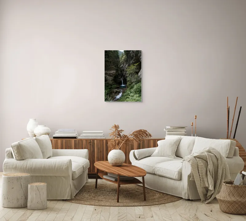 Tablou Canvas, "Cascadă ascunsă în inima pădurii", Cascadă, Pădure, Roci, Vegetație, Apă, Natură, Peisaj, Sălbatic, Scenic, Răcoare, 50 x 70 cm – poza 4