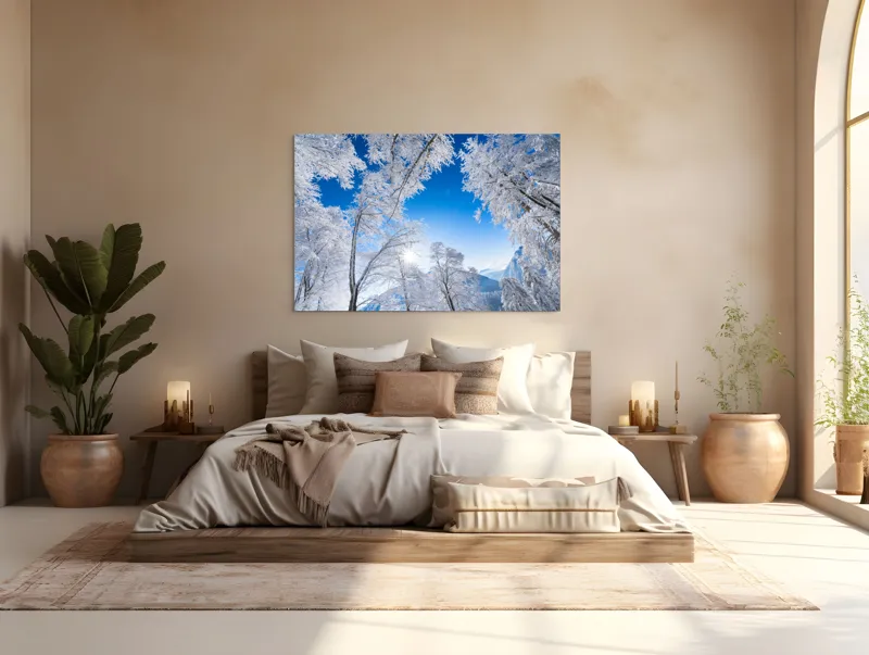 Tablou Canvas, "Strălucirea iernii sub cer senin", Alb, Strălucitor, Iarnă, Cer, Albastru, Zăpadă, Copaci, Vârfuri, Soare, Luminos, Crisp, Natură, Frig, Înghețat, Scenic, Peisaj, Imaculat, Calm, Senin, Încântător, 150 x 100 cm – poza 4