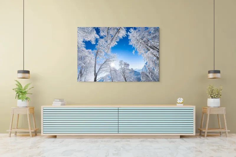 Tablou Canvas, "Strălucirea iernii sub cer senin", Alb, Strălucitor, Iarnă, Cer, Albastru, Zăpadă, Copaci, Vârfuri, Soare, Luminos, Crisp, Natură, Frig, Înghețat, Scenic, Peisaj, Imaculat, Calm, Senin, Încântător, 150 x 100 cm – poza 6