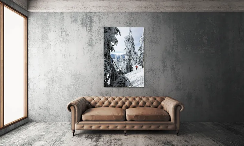 Tablou Canvas, "Schior printre brazi înzăpeziți", Zăpadă, Brazi, Schior, Munte, Iarnă, Cer, Natură, Aventură, Răcoare, Peisaj, 100 x 150 cm – poza 6