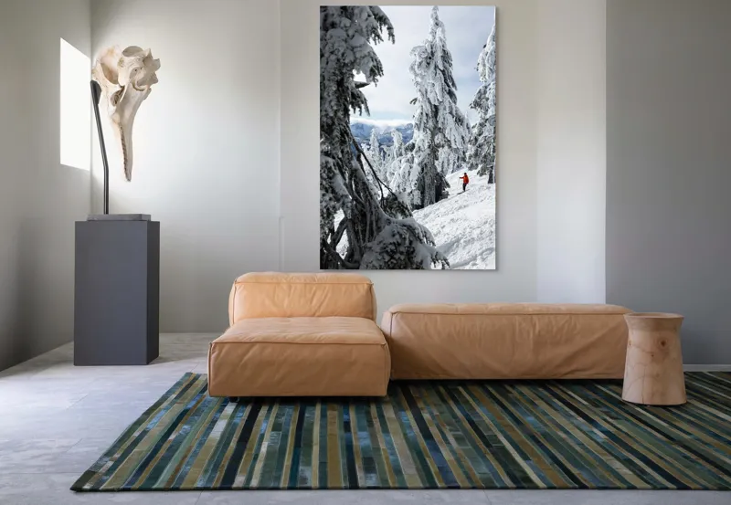 Tablou Canvas, "Schior printre brazi înzăpeziți", Zăpadă, Brazi, Schior, Munte, Iarnă, Cer, Natură, Aventură, Răcoare, Peisaj, 100 x 150 cm – poza 7