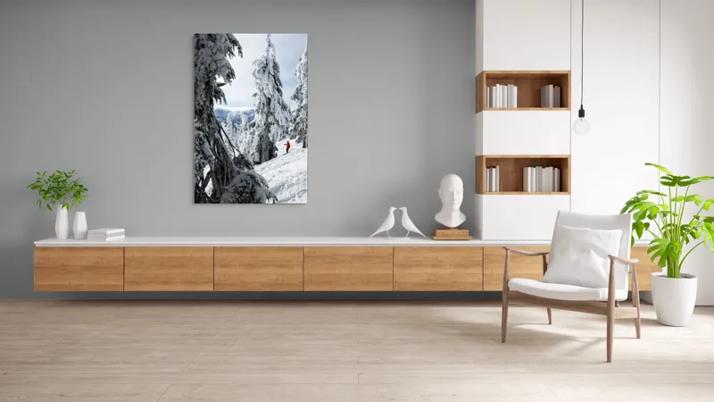Tablou Canvas, "Schior printre brazi înzăpeziți", Zăpadă, Brazi, Schior, Munte, Iarnă, Cer, Natură, Aventură, Răcoare, Peisaj, 100 x 150 cm – poza 8