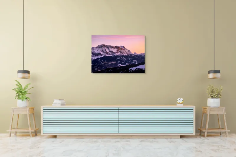Tablou Canvas, "Munți ferecați în aurora dimineții", Munte, Apus, Ninsoare, Cer, Vârfuri, Peisaj, Tranquilitate, Roz, Violet, Natura, 100 x 70 cm – poza 4