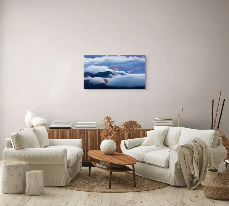 Tablou Canvas, "Norii dansează peste munți alpini", Nori, Munte, Cer, Răsărit, Lumină, Peisaj, Vârf, Ceață, 90 x 50 cm – poza 4